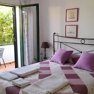 Magnolia, Habitacion Matrimonial Con Bano Uso Privado, En Casa Compartida Palafrugell